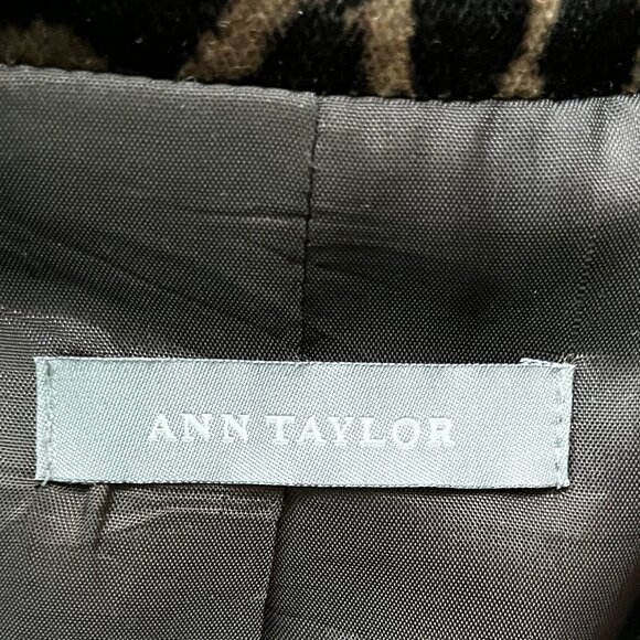 VINTAGE Ann Taylor Animal Print Leopard Print Velvet Blazer with Embroidered A… - Picture 12 of 12